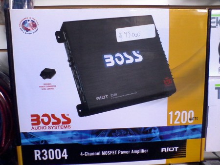 Amplificador Boss 1200 watts 4 channel $95.000